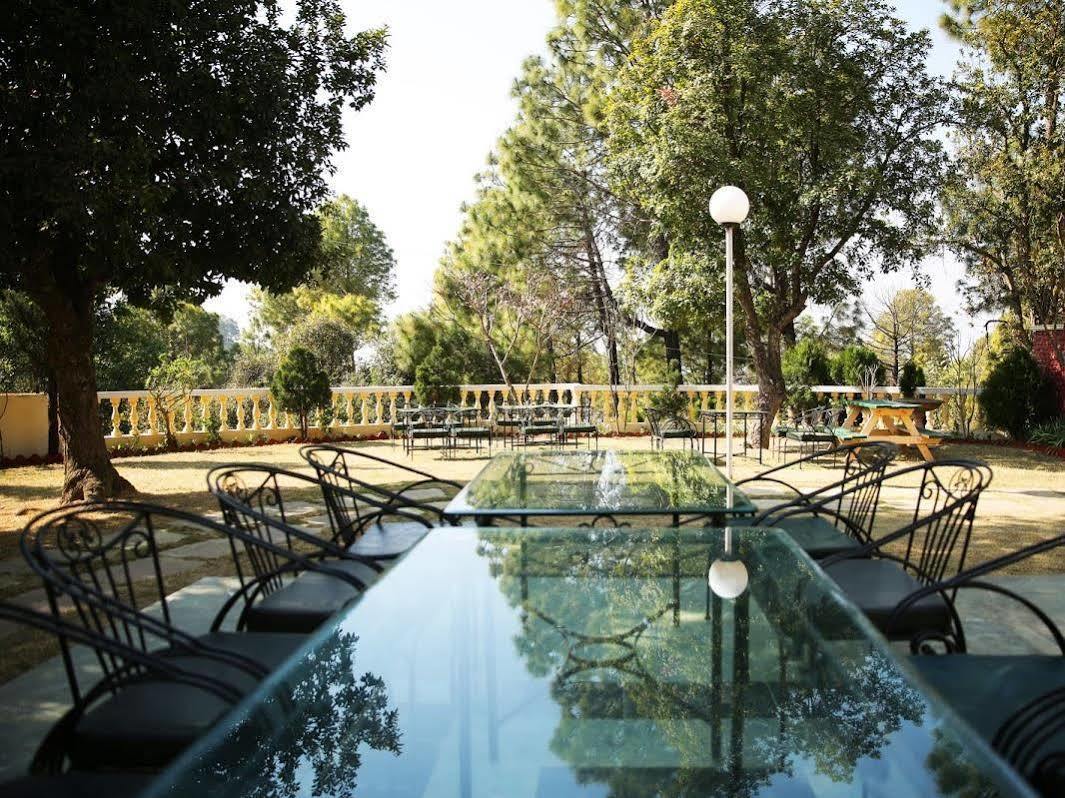 Welcomheritage Windsor Lodge Раникет Екстериор снимка