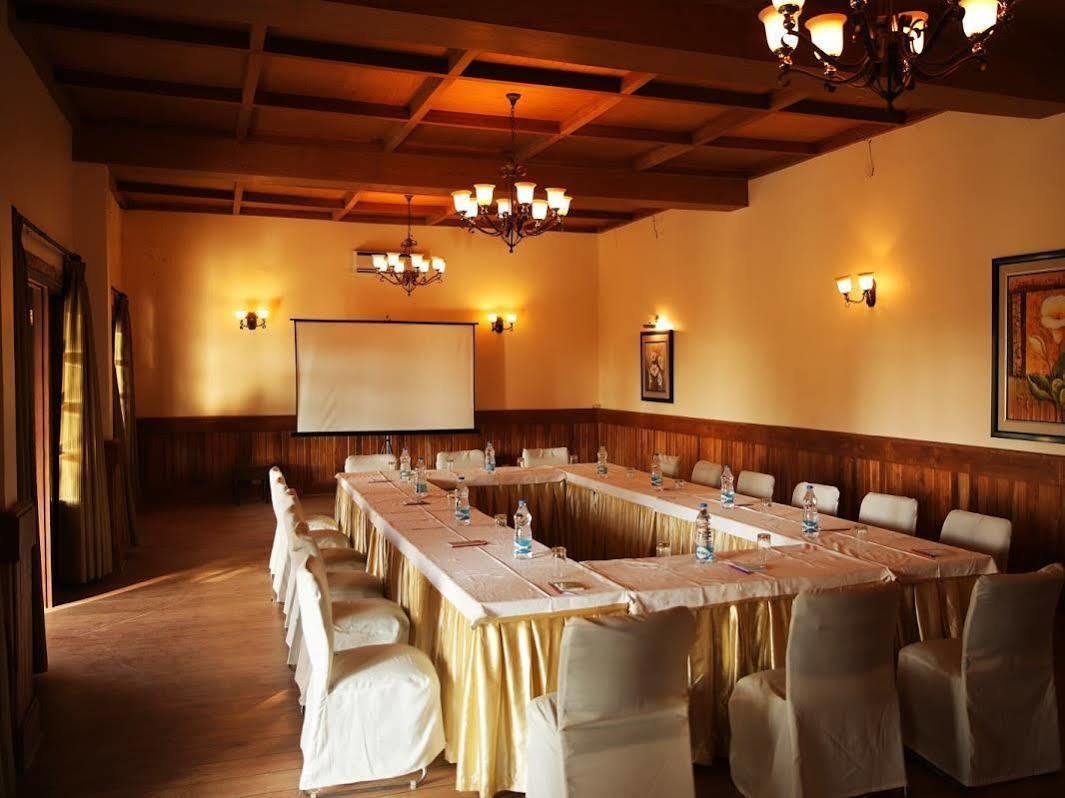 Welcomheritage Windsor Lodge Раникет Екстериор снимка