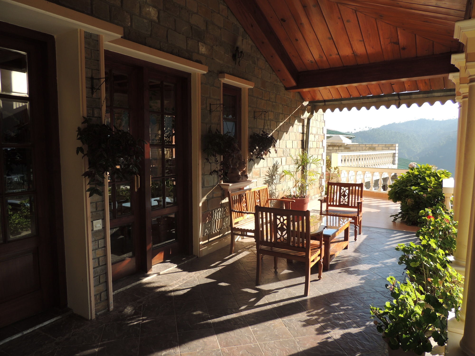 Welcomheritage Windsor Lodge Раникет Екстериор снимка